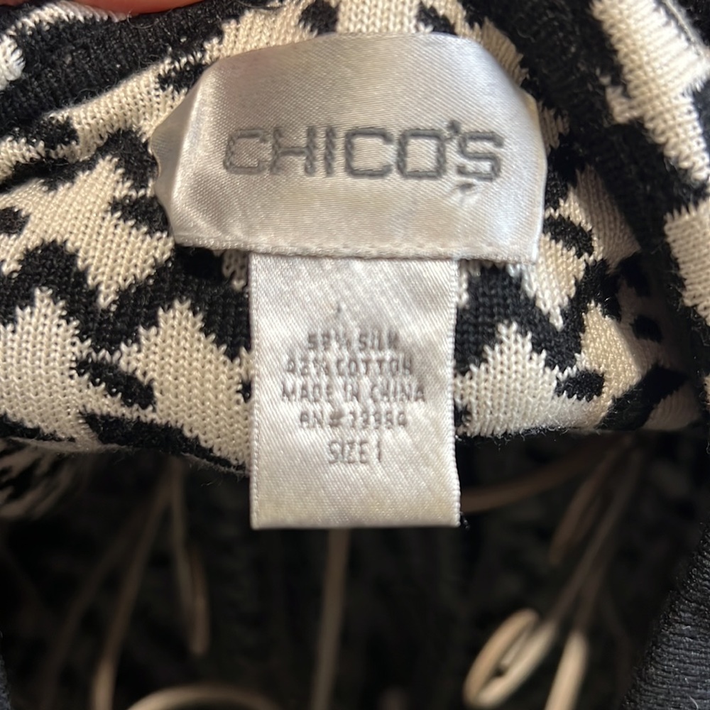 Chicos Silk Blend Hoodie Sweater Full Zip, size 1 (M) - Picture 5 of 8
